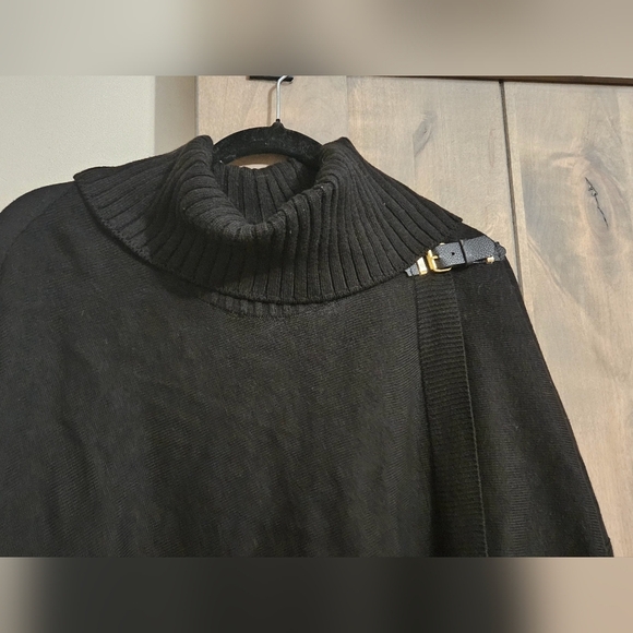 CALVIN KLEIN Black Buckle-Detail Turtleneck Poncho. Size S/M NWT - Picture 7 of 16